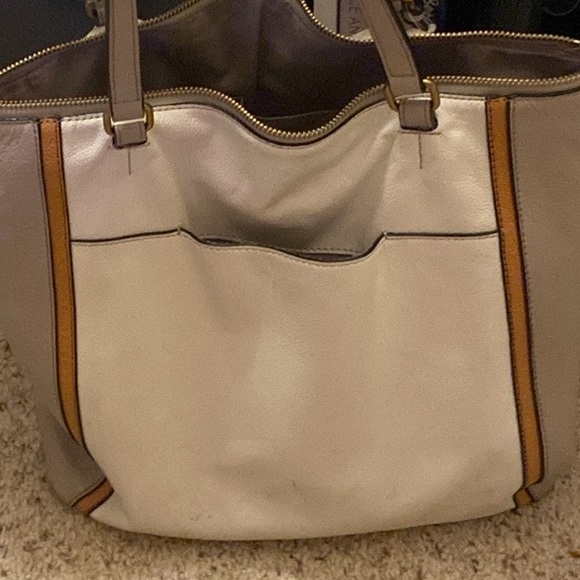 EUC 🩶🤍🤎GORGEOUS Fossil Leather Tara Shopper Purse - Picture 13 of 15